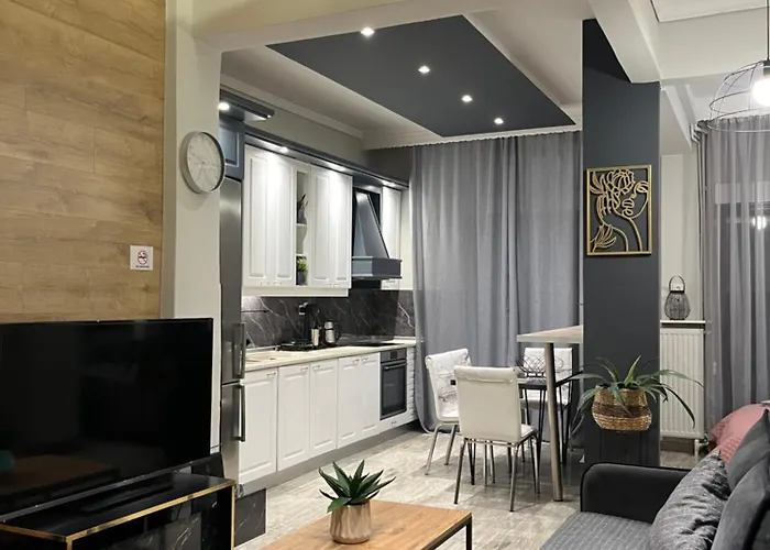 Central 4 Modern Apartment With Free Parking