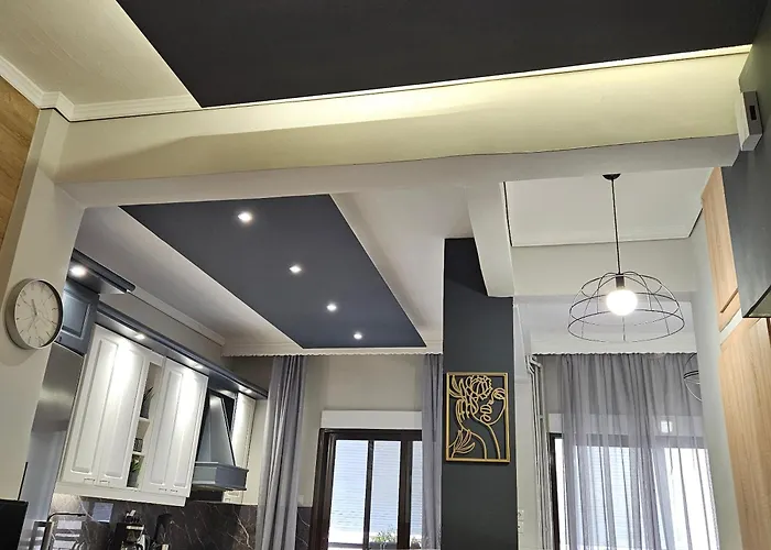 Central 4 Modern Apartment With Free Parking