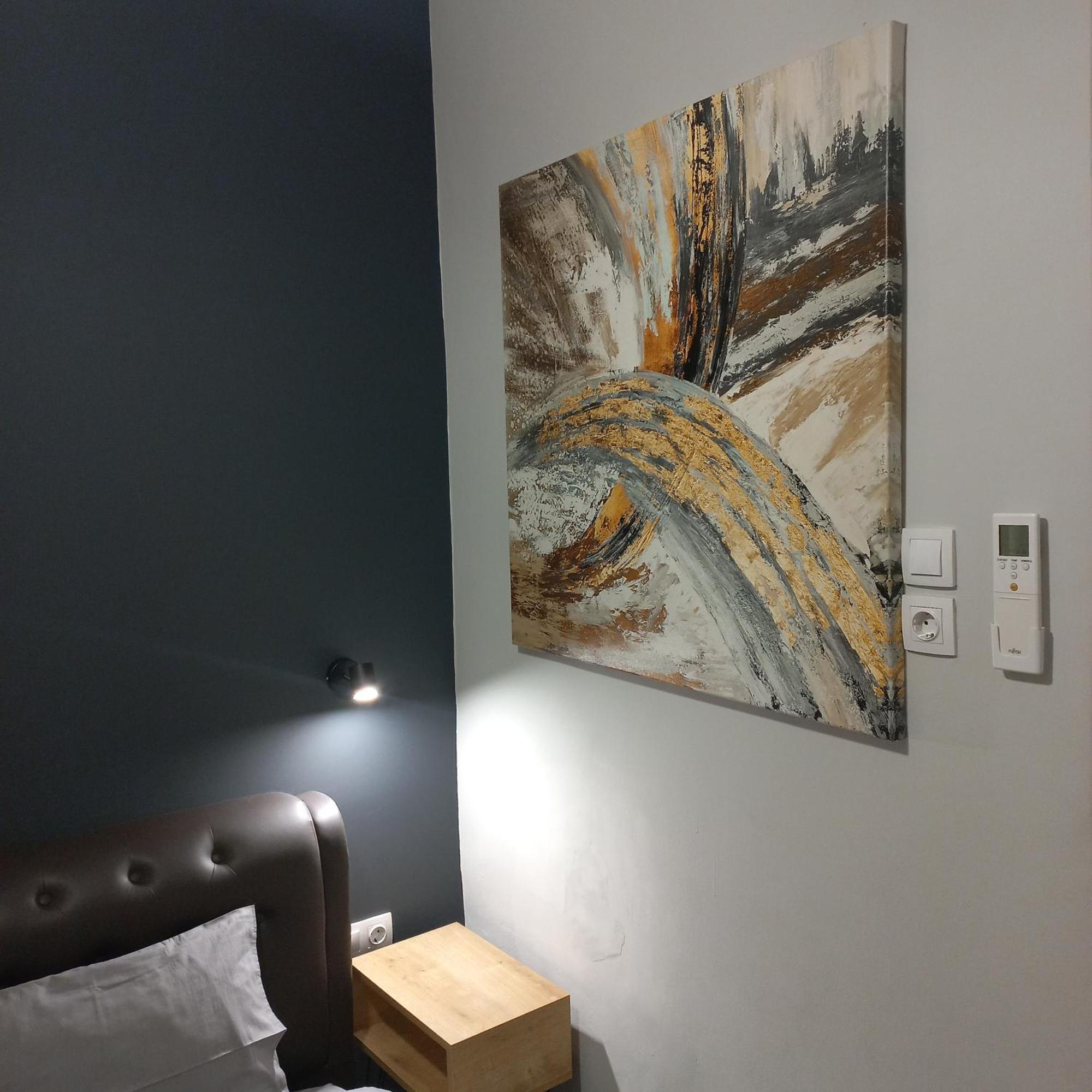 4 Modern With Free Parking *