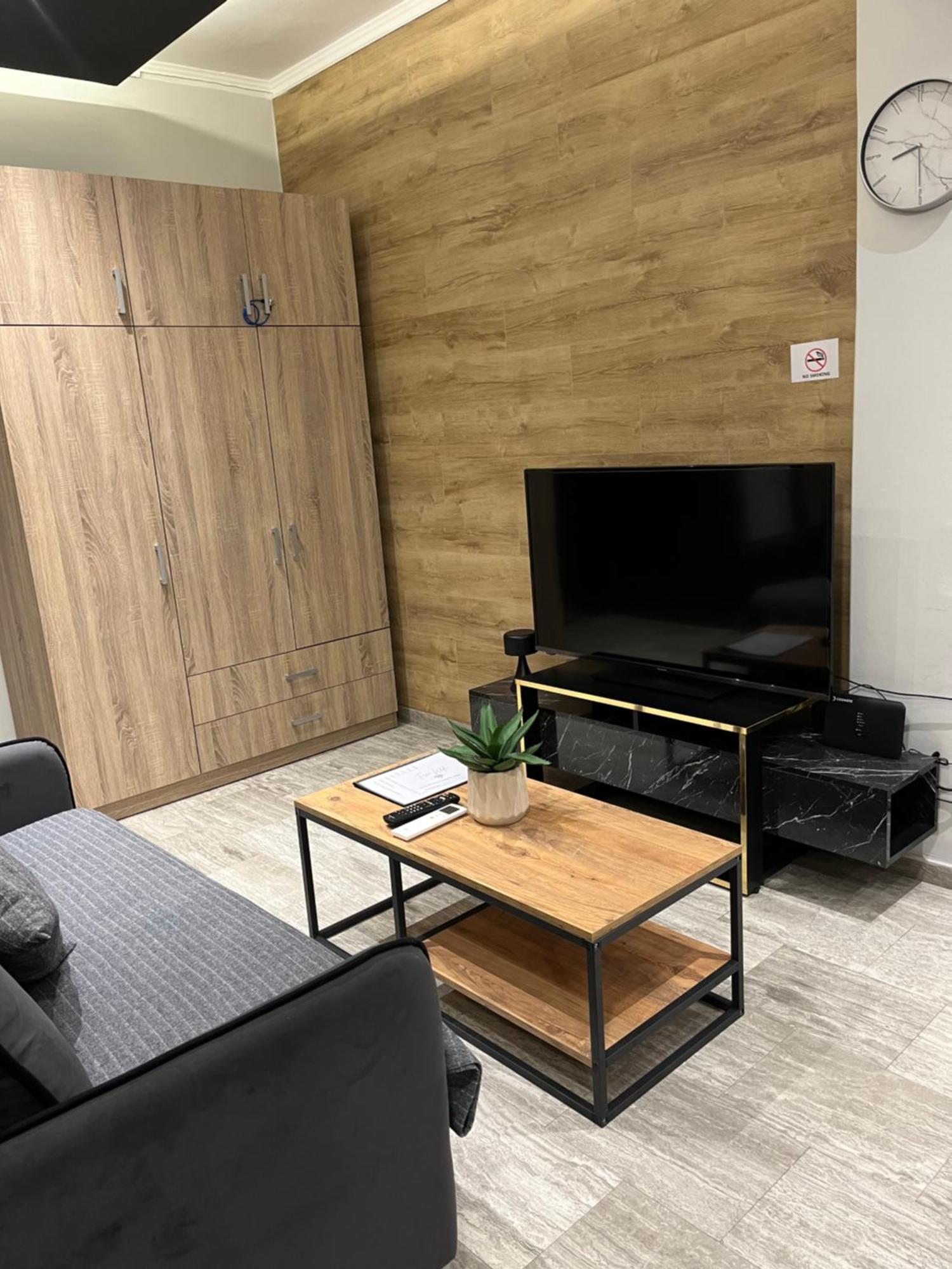 4 Modern With Free Parking