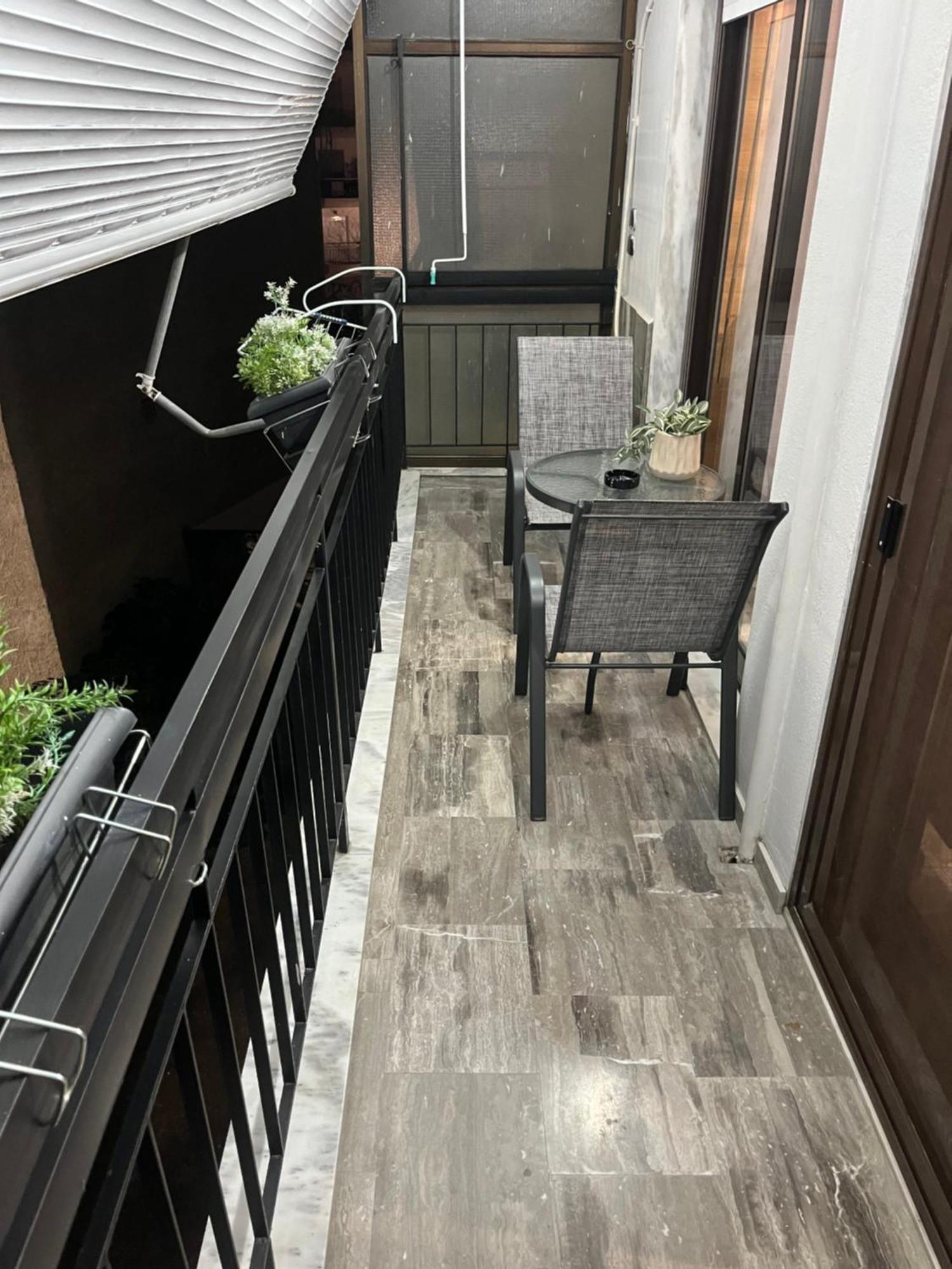 4 Modern With Free Parking *