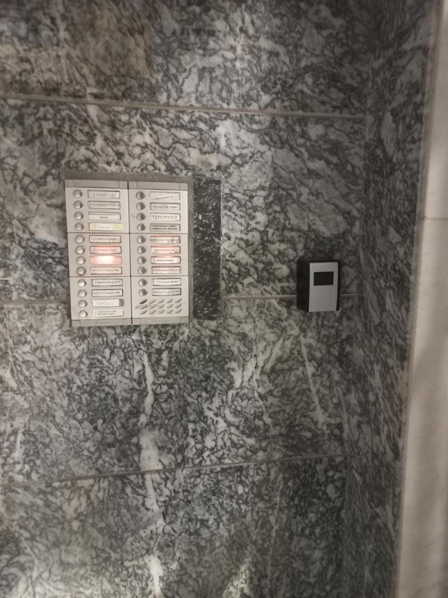 4 Modern With Free Parking Apartment