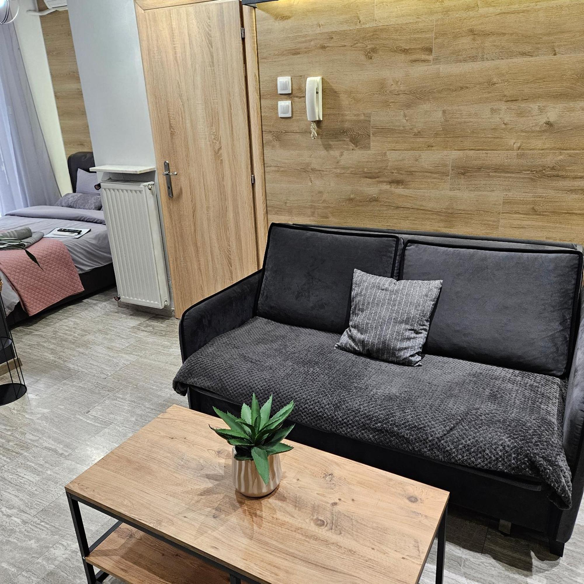 4 Modern With Free Parking