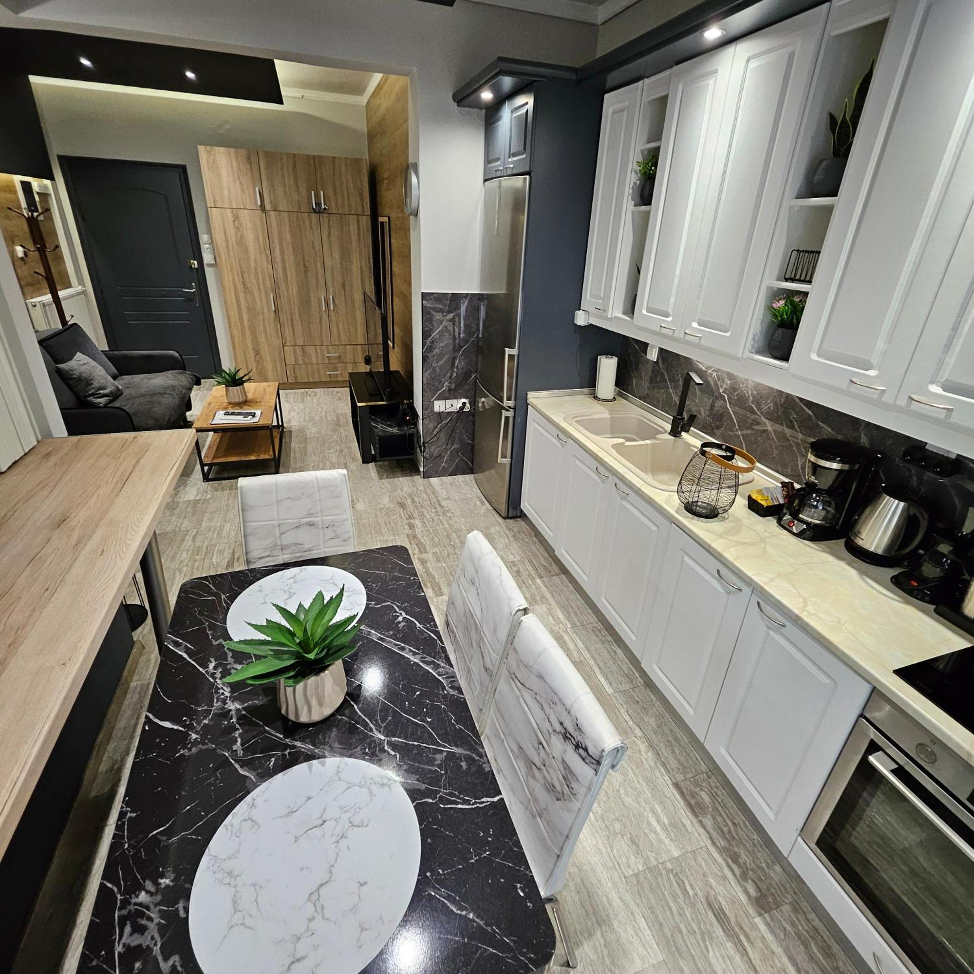 Apartment 4 Modern With Free Parking *