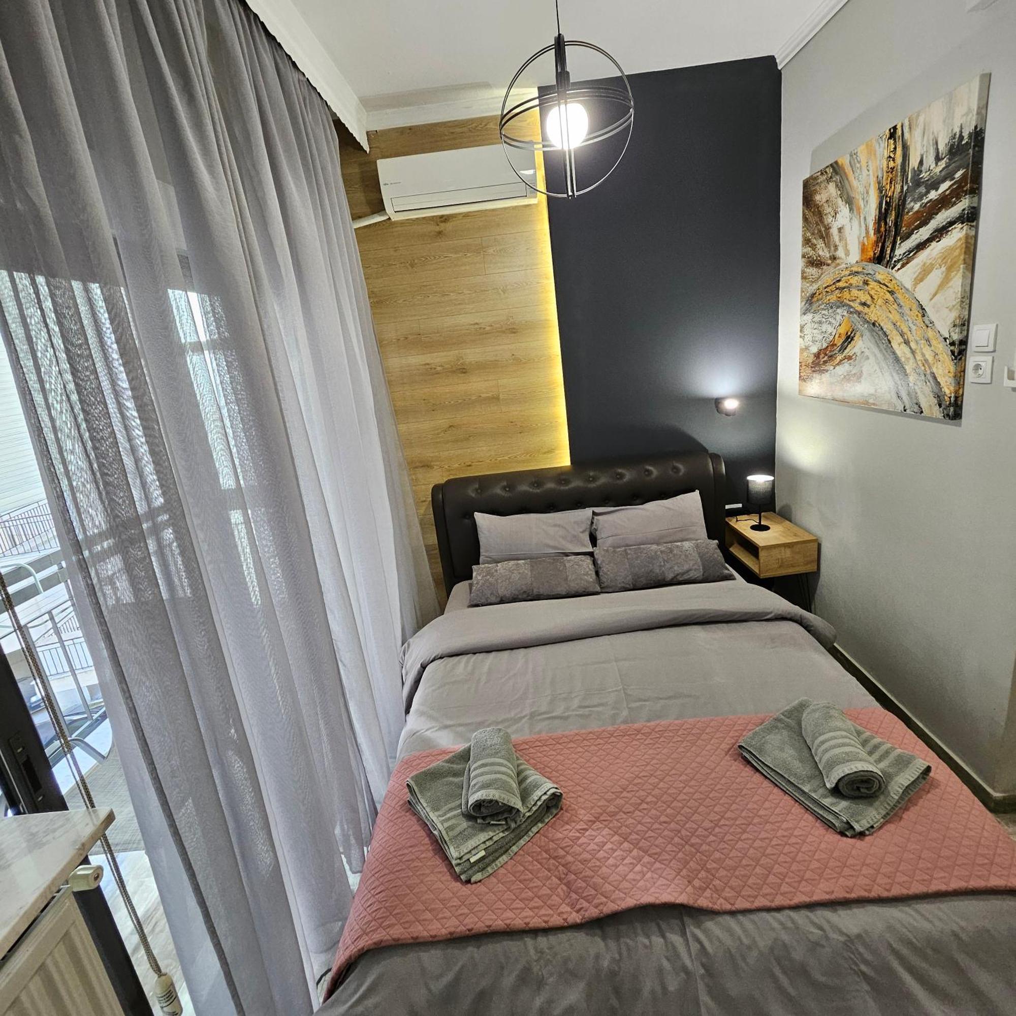 4 Modern With Free Parking Apartment *