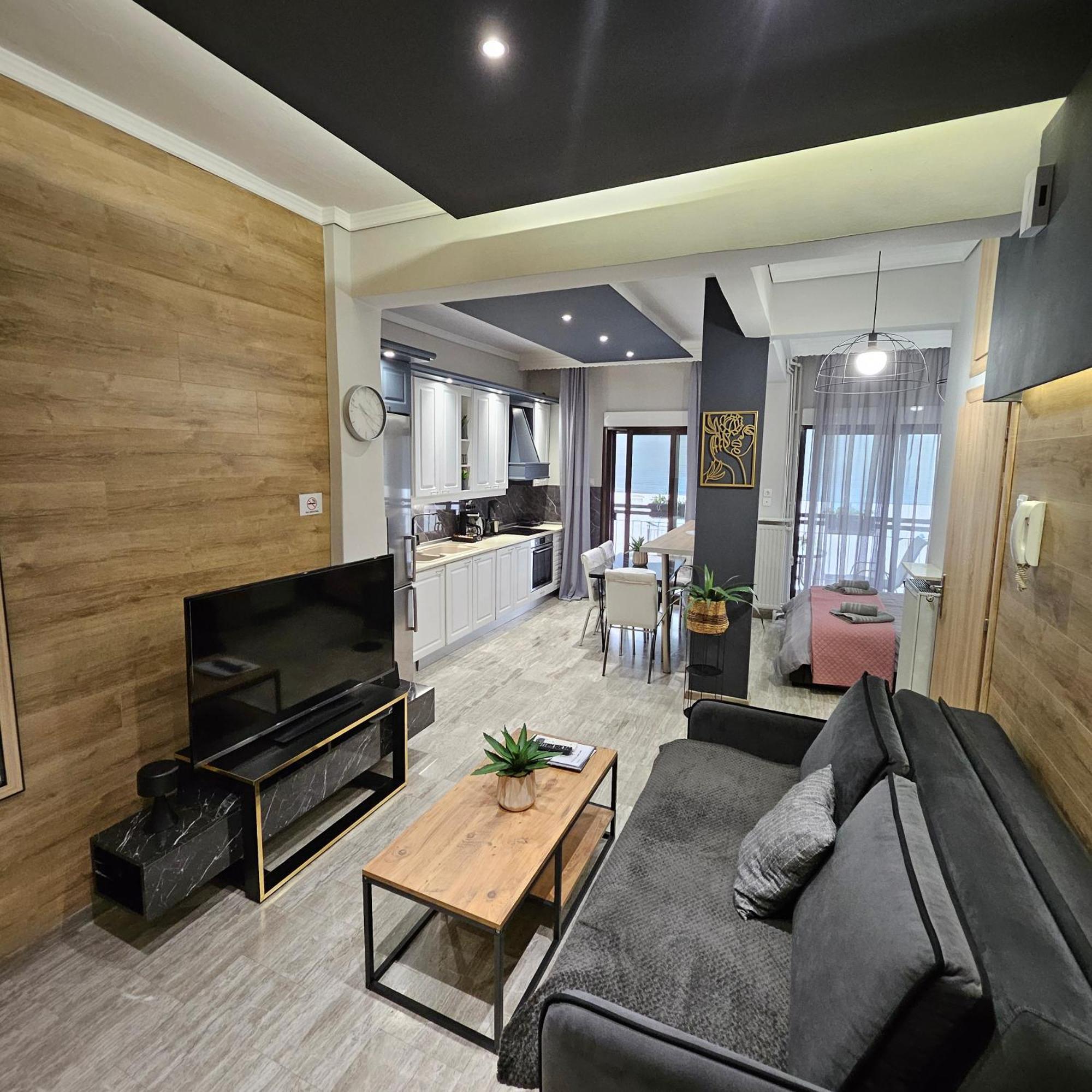 4 Modern With Free Parking *