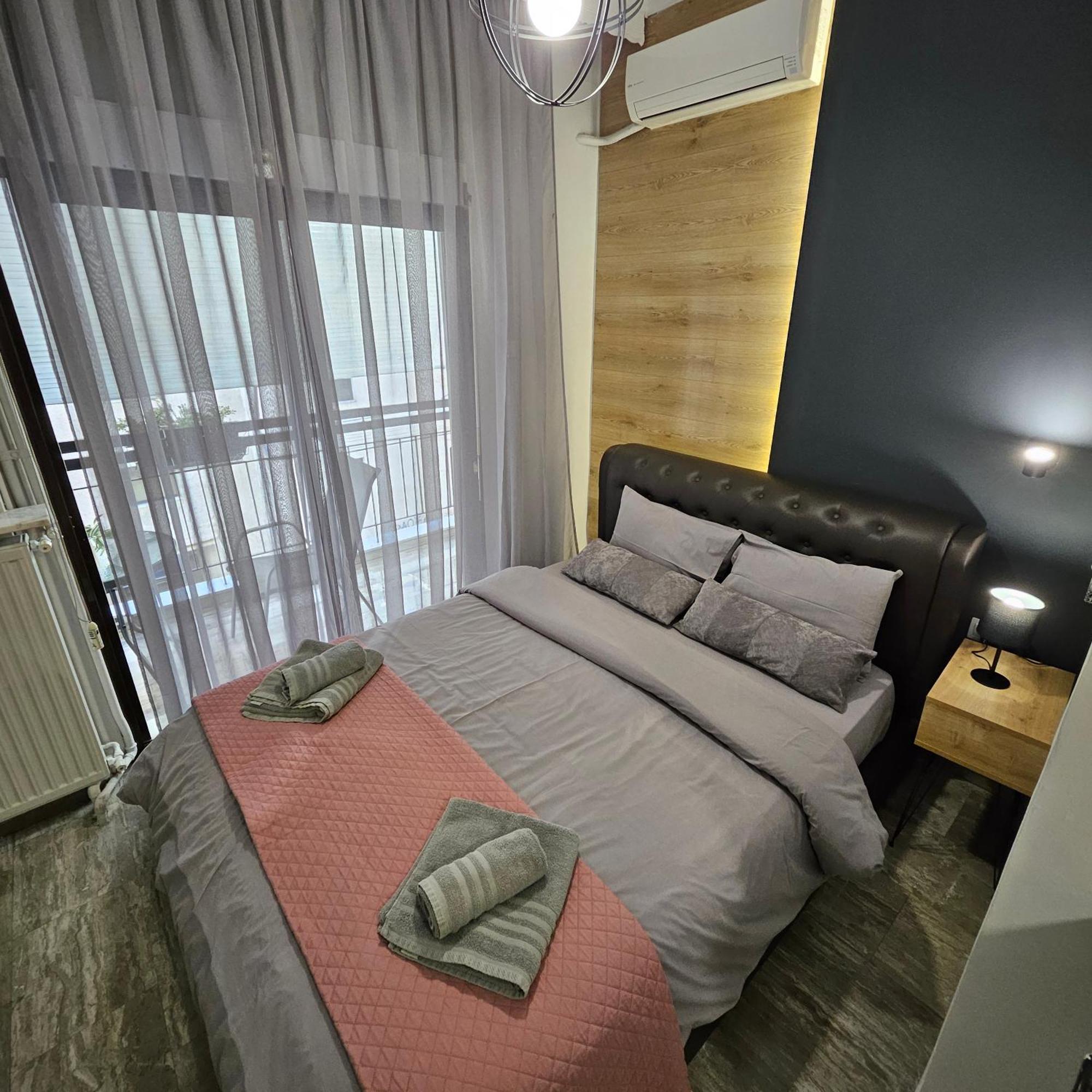 4 Modern With Free Parking